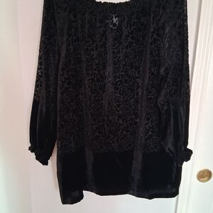 Jones New York Black Floral Velvet Blouse